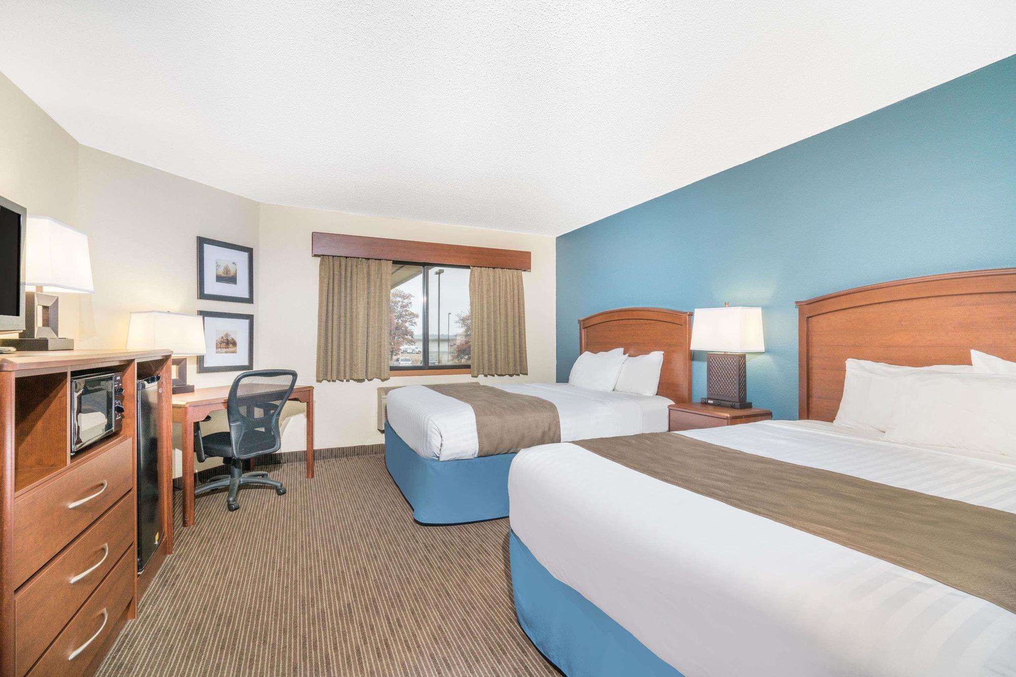 Days Inn & Suites By Wyndham Baxter Brainerd Area Zewnętrze zdjęcie