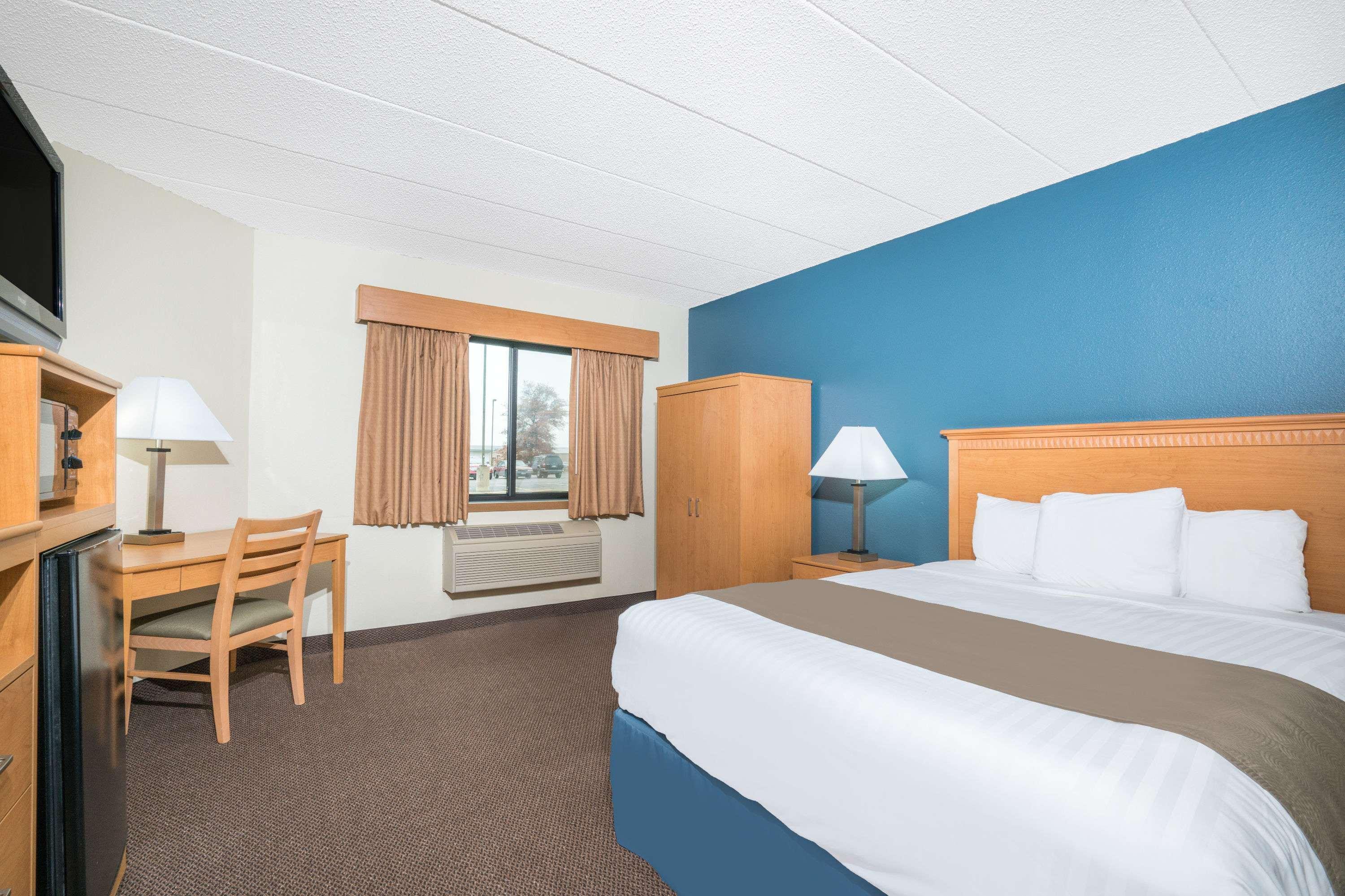 Days Inn & Suites By Wyndham Baxter Brainerd Area Zewnętrze zdjęcie