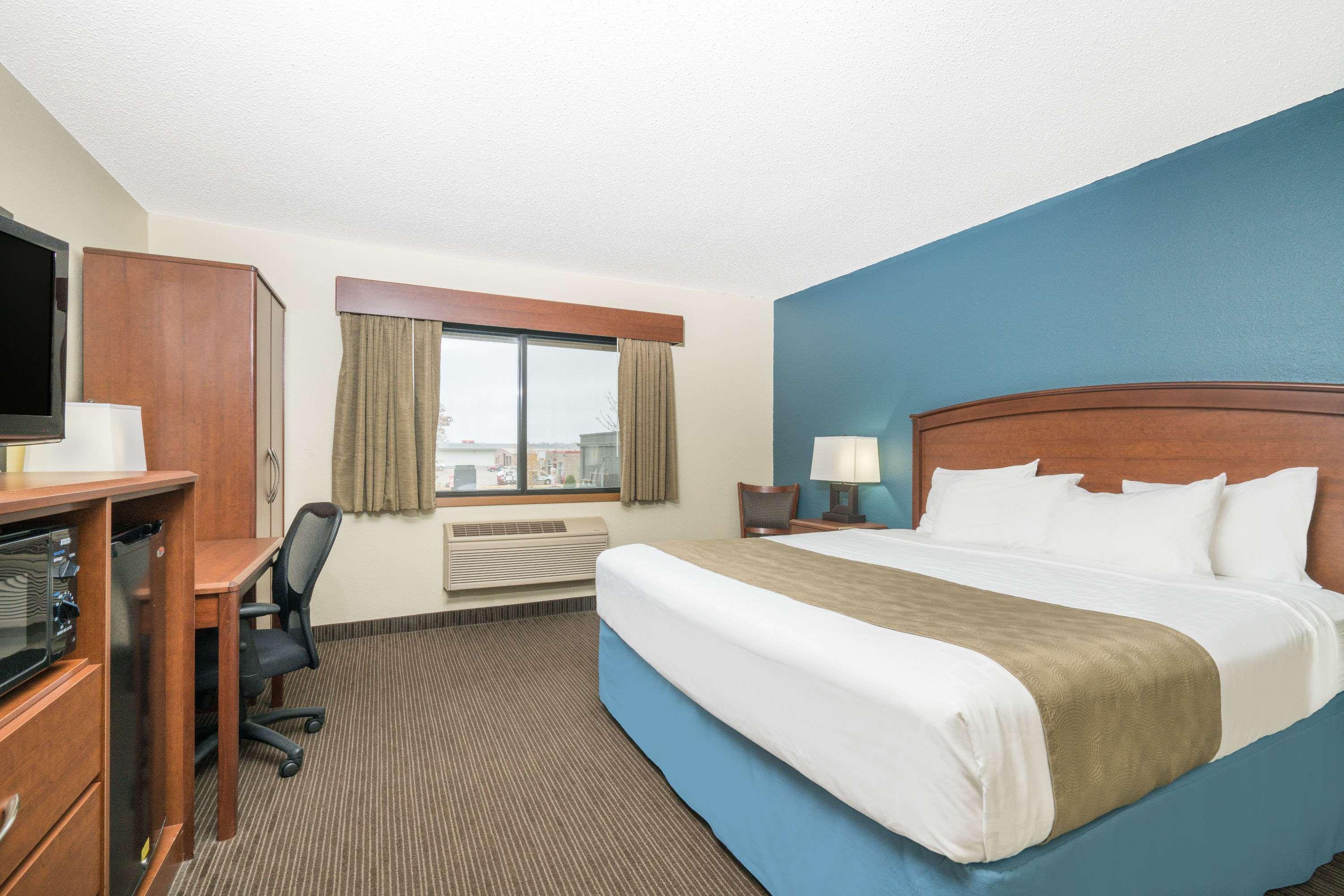 Days Inn & Suites By Wyndham Baxter Brainerd Area Zewnętrze zdjęcie