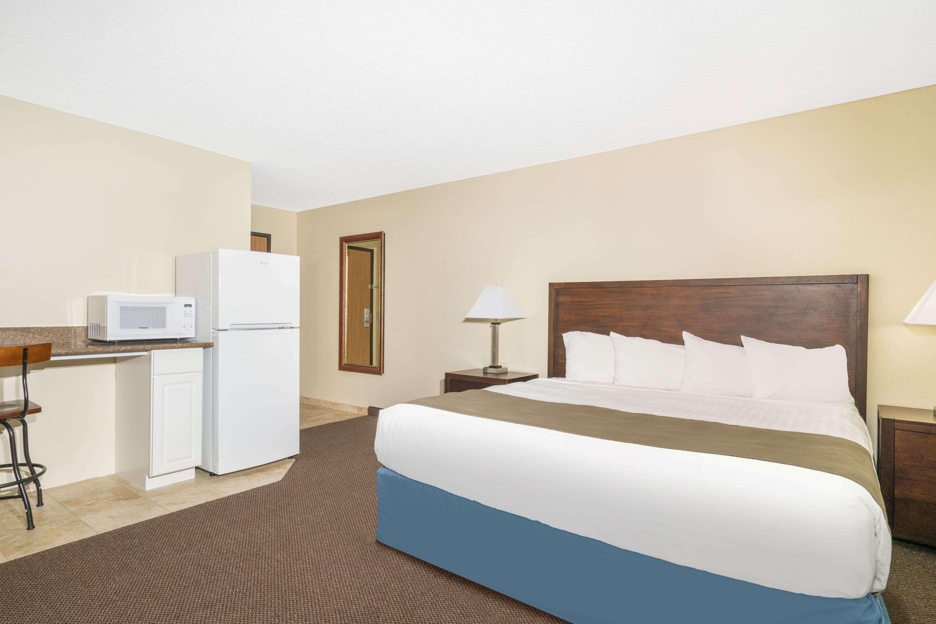 Days Inn & Suites By Wyndham Baxter Brainerd Area Zewnętrze zdjęcie