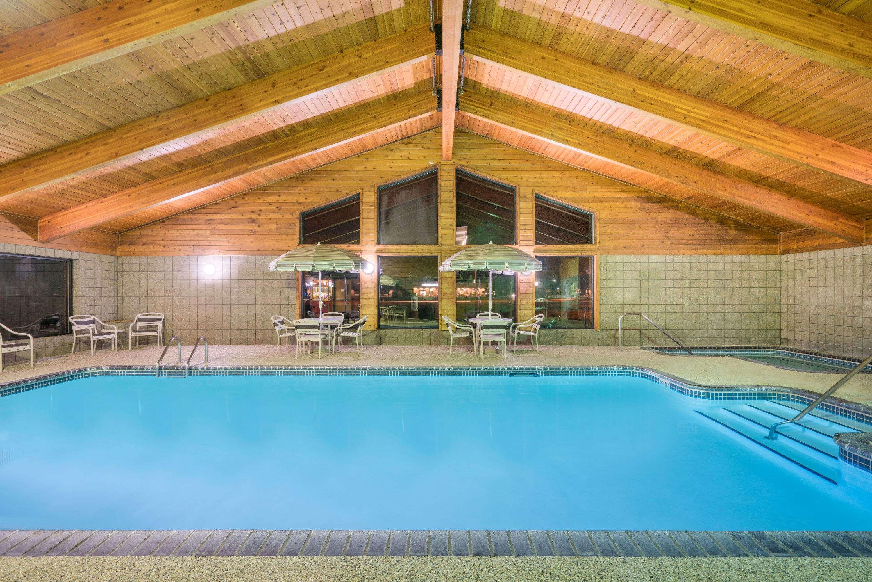 Days Inn & Suites By Wyndham Baxter Brainerd Area Zewnętrze zdjęcie