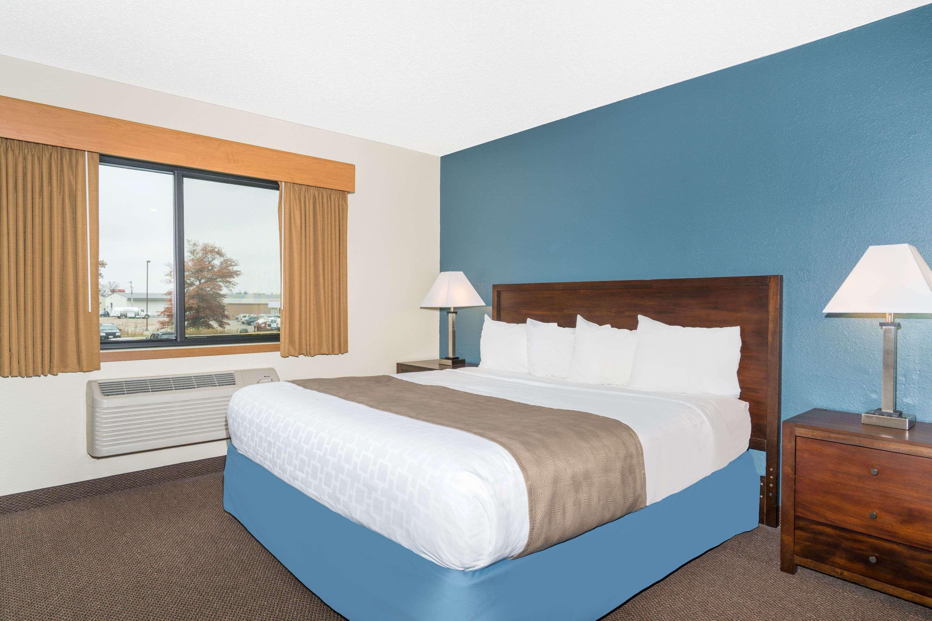 Days Inn & Suites By Wyndham Baxter Brainerd Area Zewnętrze zdjęcie